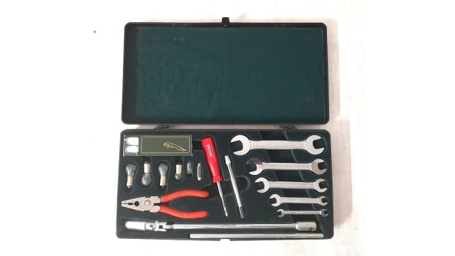 Jaguar XJ40 Sovereign Toolbox Complete  